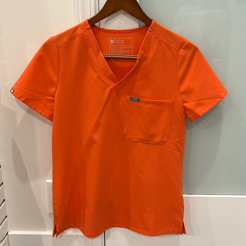 FIGS - orange xs scrubs set